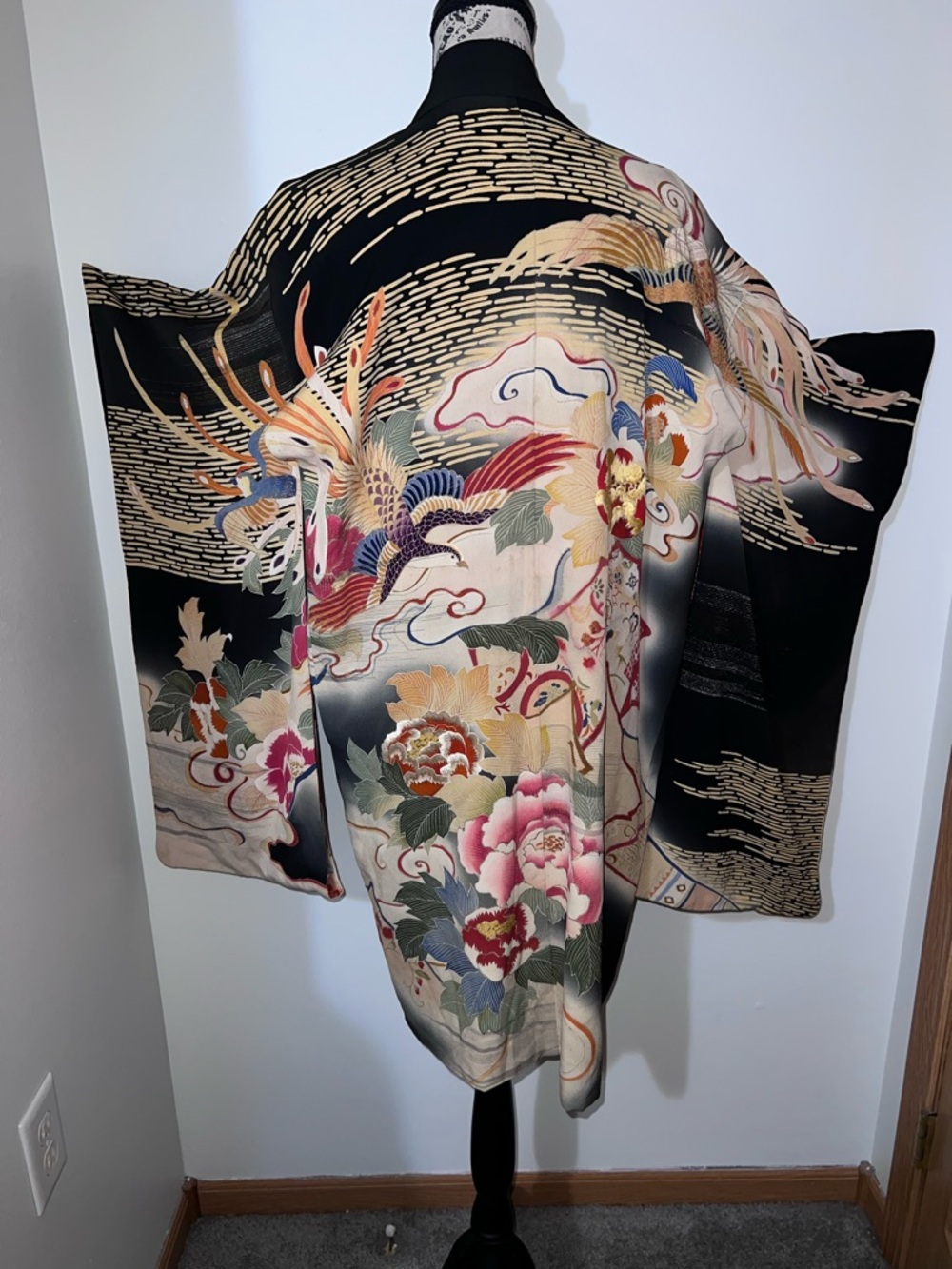 Vintage Japanese Silk Kurotomesode Kimono Hand Painted Floral Gold Embroidery - Picture 6 of 16